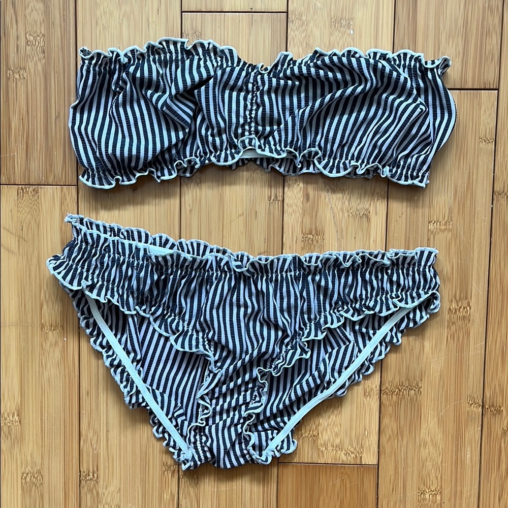 Solid & Striped Ruffle Bikini Set M seer sucker ruched ruffle bandeau Audrey